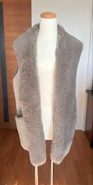 라빠르망 무스탕 니트 베스트 베이지