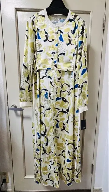 [ 새상품 미사용 택 포함 ] Aga 원피스