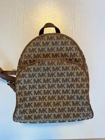MICHAEL KORS MK 로고 백팩