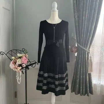 77 엠즈 그레이시 셋업 38/40 스커트 수선 있음