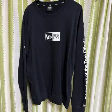 NEW ERA 블랙 긴팔 트레이닝복