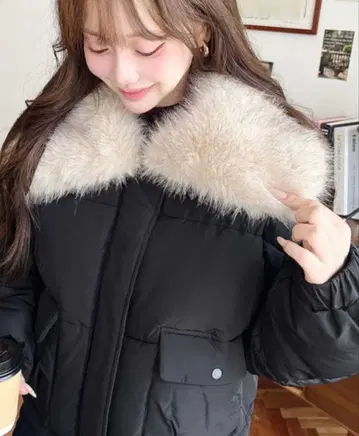 퍼 카라 부착 블랙 다운 자켓 L 사이즈