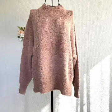 NICE CLAUP 복슬복슬 하이넥 니트 샤기 부드러운 핑크색