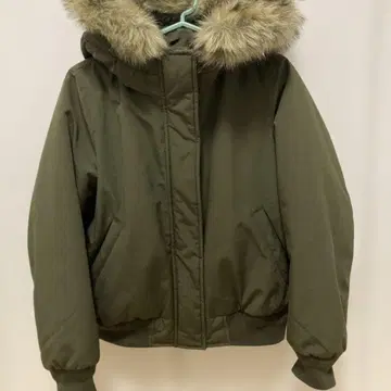 유니클로 패디드 후데트 리브 블루종 아우터 M 사이즈 카키 올리브