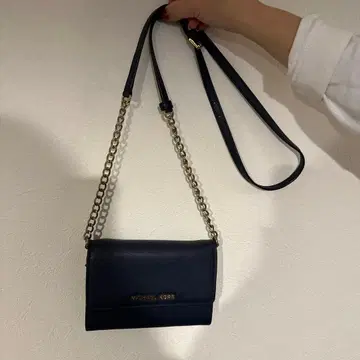 새상품급 네이비 마이클코어스 미니 미니백