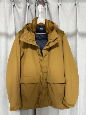 UNIQLO 브라운 다운 자켓 M 사이즈