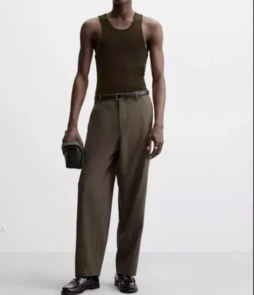 ZARA 릴랙스 팬츠 사이즈 L 색상 브라운