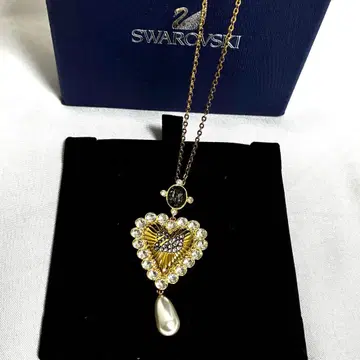 SWAROVSKI 큐빅 하트형 펜던트 목걸이 스완 새상품급