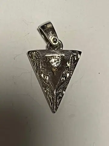 실버 삼각형 지르코니아 펜던트