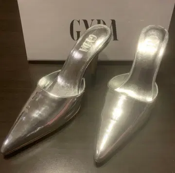 미사용 새상품 GYDA 제이/펌프스/M/실버/포인티드 뮬