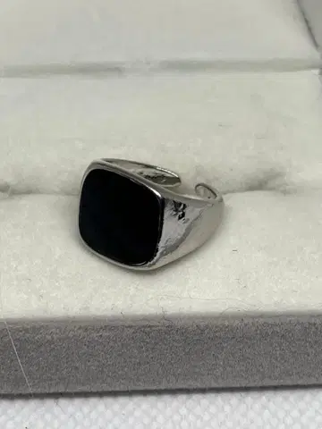 실버 스퀘어형 반지 블랙 스톤 8호 (조절 가능)
