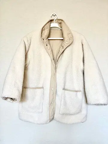 리버서블 보아 코트 L 사이즈 베이지 퀼팅 경량 아우터