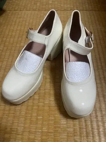 [ 코스프레 패션 ] 스트랩 펌프스 화이트 23.5cm