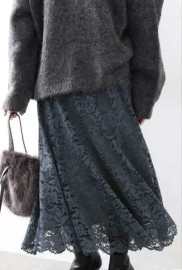 라토타리테 레이스 플레어 스커트