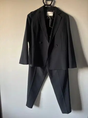 오파크 클립 수트 네이비 컬러