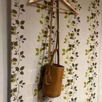 kissora 가죽 숄더백 브라운