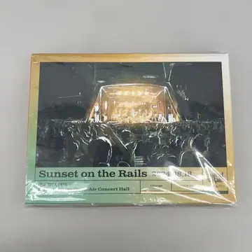 511527 the HIATUS/Sunset on the Rails