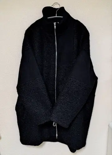 SILENT WORTH 보아 코트 블랙