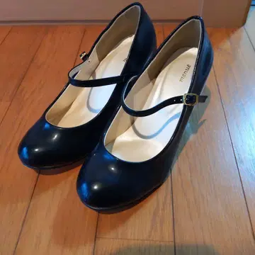 새상품 23cm 블랙 펌프스