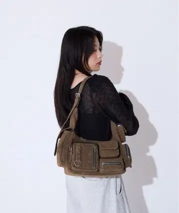 JEANASIS 지나시스 멀티 포켓 원 숄더 BAG