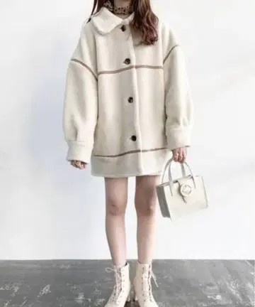 리버서블 보아 무스탕 코트