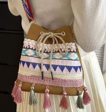 에스닉 자수 복조리 숄더백