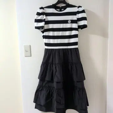 새상품급 보더스 앳 발코니 한정판 보더 절개 티어드 원피스 36