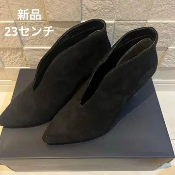 [ ILIMA ] 새상품 일리마 V컷 부티 블랙 스웨이드