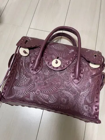 카빙 라이브스 백 퍼플