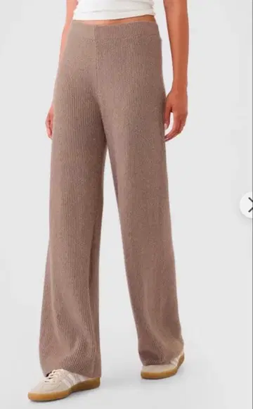 GAP 캐시미어 터치 셰이커 스티치 니트 빵