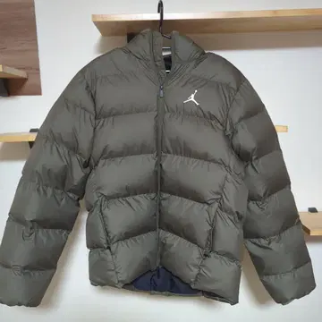 Jordan 후드 부착 다운 자켓 올리브