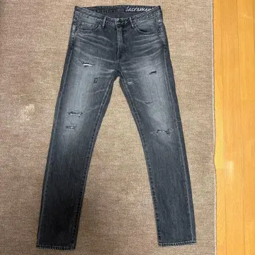 블랙 데미지 진 japan blue jeans Sacrament