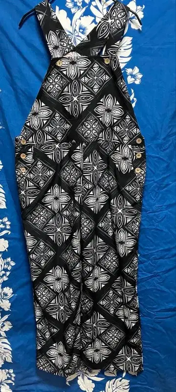 하와이안 패턴 블랙 앤 화이트 오버롤