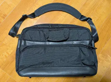 블랙 비즈니스 백 숄더 스트랩 포함