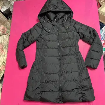 새상품급 타트라스 다운 코트 후드 부착 블랙