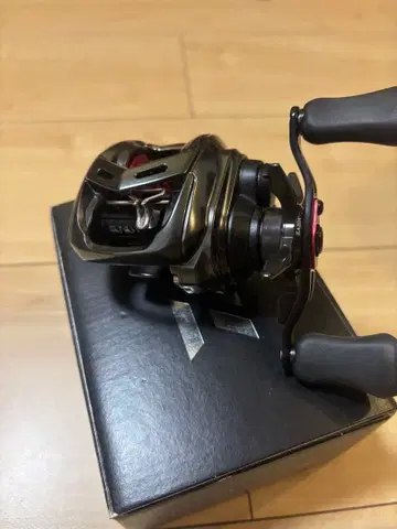 ALPHAS AIR TW 8.6:1 베이트 낚시릴