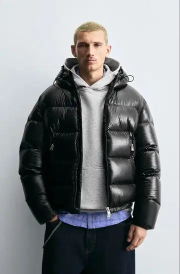 ZARA 다운 자켓 반질반질 블랙