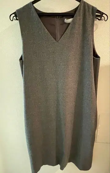 [투모로우랜드/knott] 울 무릎 기장 오버롤 스커트