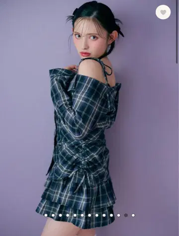 릴리 에뮬리 원 숄더 체크 스커트 세트