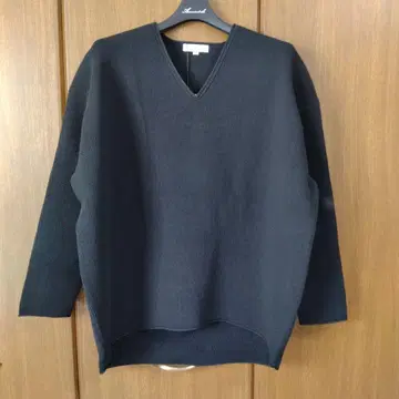 새상품 PLST V넥 스웨터