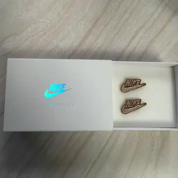 선착순 NIKE 한국 한정판 커스텀 슈 배지 귀걸이