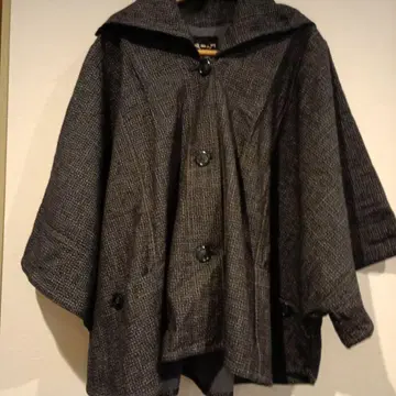 기에몽 카라 부착 판초