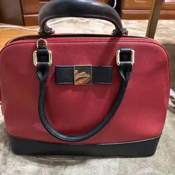 빨간색 핸드백 꽃무늬 내부