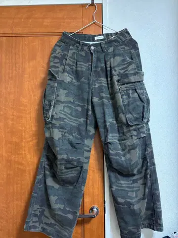 WHOOWAP 카모플라쥬 카고 팬츠 M 사이즈