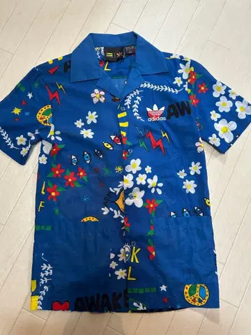 아디다스 오리지널스 파렐 윌리엄스 알로하 셔츠 XS