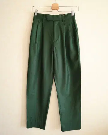 스터닝 루어 테이퍼드 팬츠