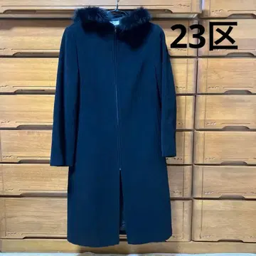 블랙 퍼 부착 롱 코트 38