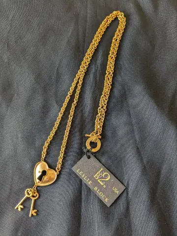 Leslie Block 하트형 락 목걸이 새상품, 미사용