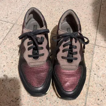 피콜리노스 가죽 스니커즈