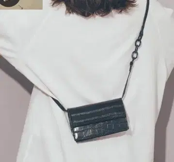 크로커다일풍 블랙 숄더백